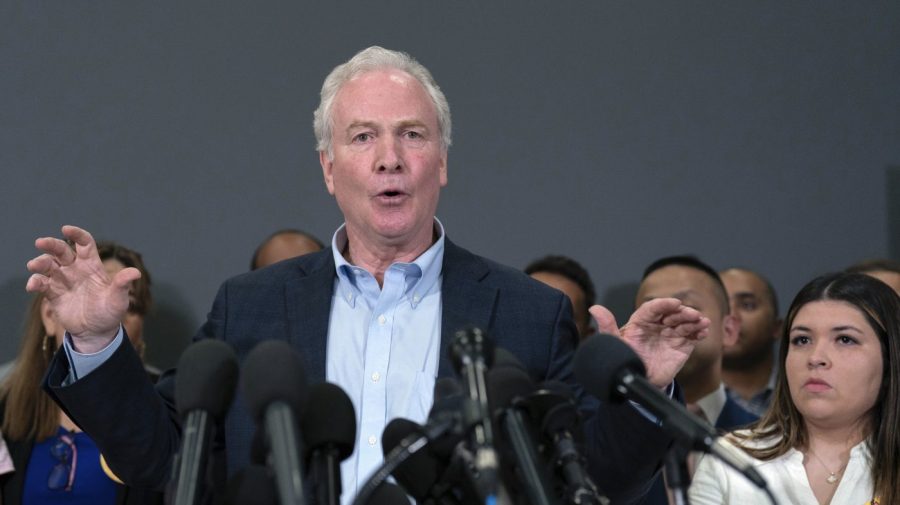 Van Hollen calls White House mass firing memo ‘mafia-like intimidation’
