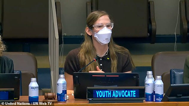 Violet, the daughter of Ben Affleck and Jennifer Garner, strongly supports mask mandates and children with long COVID at a United Nations event.