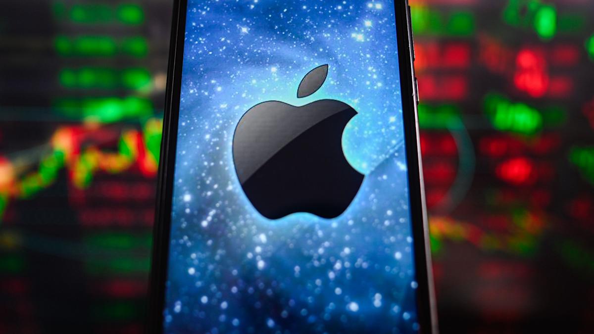 What to Invest in Apple Stock Now for Retirement in 10, 20, or 30 Years