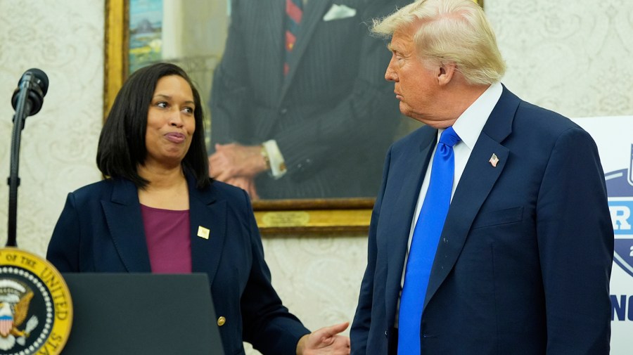 White House indicates agreement with DC regarding spending limits