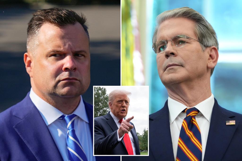 White House staffers share their opinions on a cage match between Scott Bessent and Bill Pulte