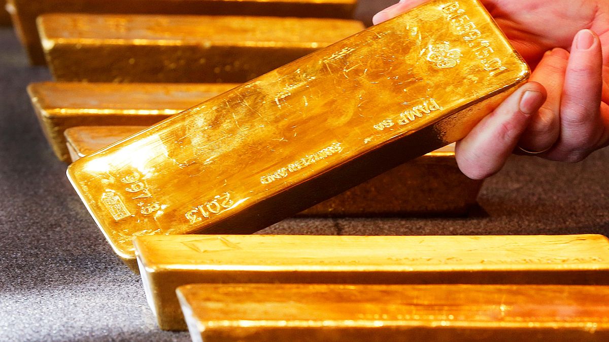 Why investors are moving away from bonds for gold in 2025