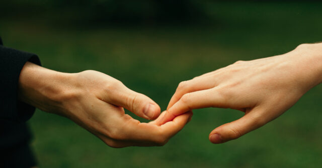 Woman Engaged to Officer Who Looked for Her as a Missing Teen