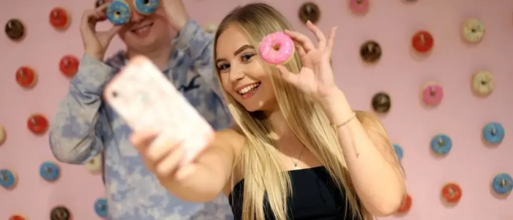 Youngest Generations Making Their 94-Year-Old Grandmother the Center of Attention