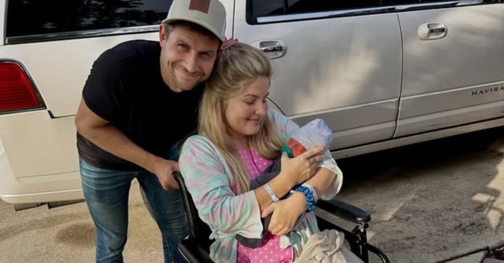 ‘Bringing Up Bates’ Star Erin Bates Returns Home, Acknowledges ‘We Don’t Have All the Answers’
