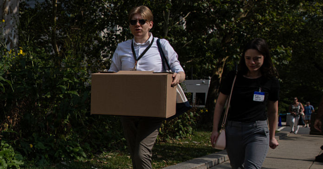 154,000 Government Workers Leave Federal Payroll This Week