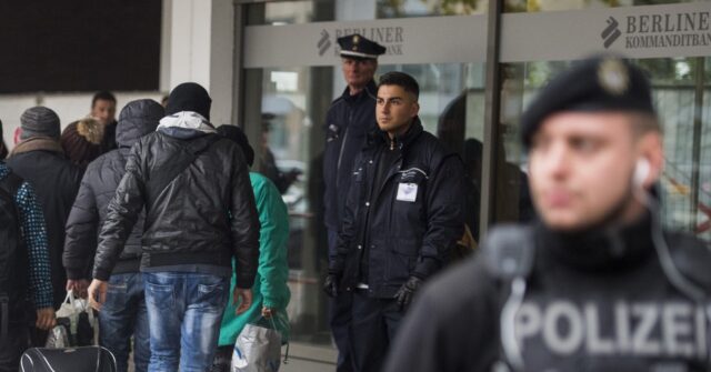 20 States Urge EU to Discuss Deportation Agreement with Afghanistan