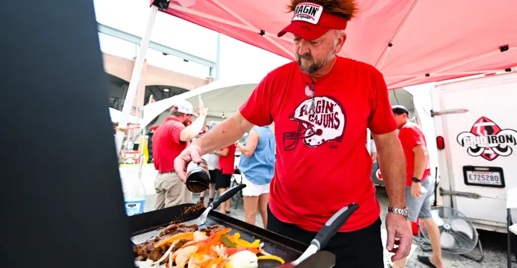 A complete list of advantages and disadvantages for college football tailgating choices