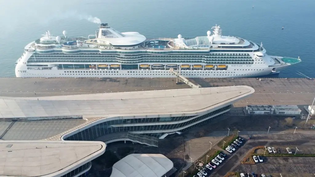 Almost 100 people affected by norovirus on Royal Caribbean's Serenade of Seas
