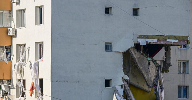 Apartment Explosion Results in Three Deaths and More than 13 Injuries in Bucharest