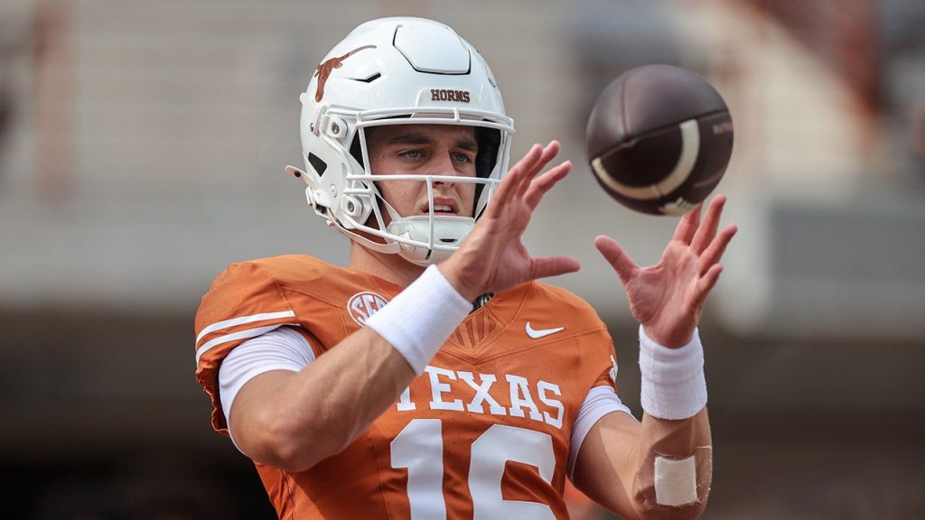 Arch Manning gets supportive advice from a Texas alum during a tough season.