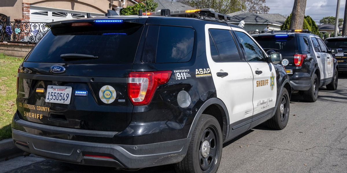 Armed robber asks a man for his Rolex, but the victim is reportedly a former wrestler, and the situation is set to change.