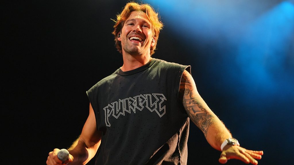 Artist challenges Hollywood boycott, creates new song and video in Israel