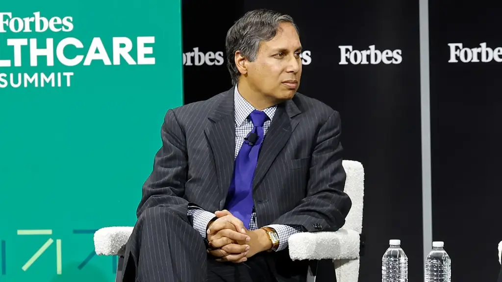 Avik Roy takes aim at both parties in the government shutdown regarding health subsidies