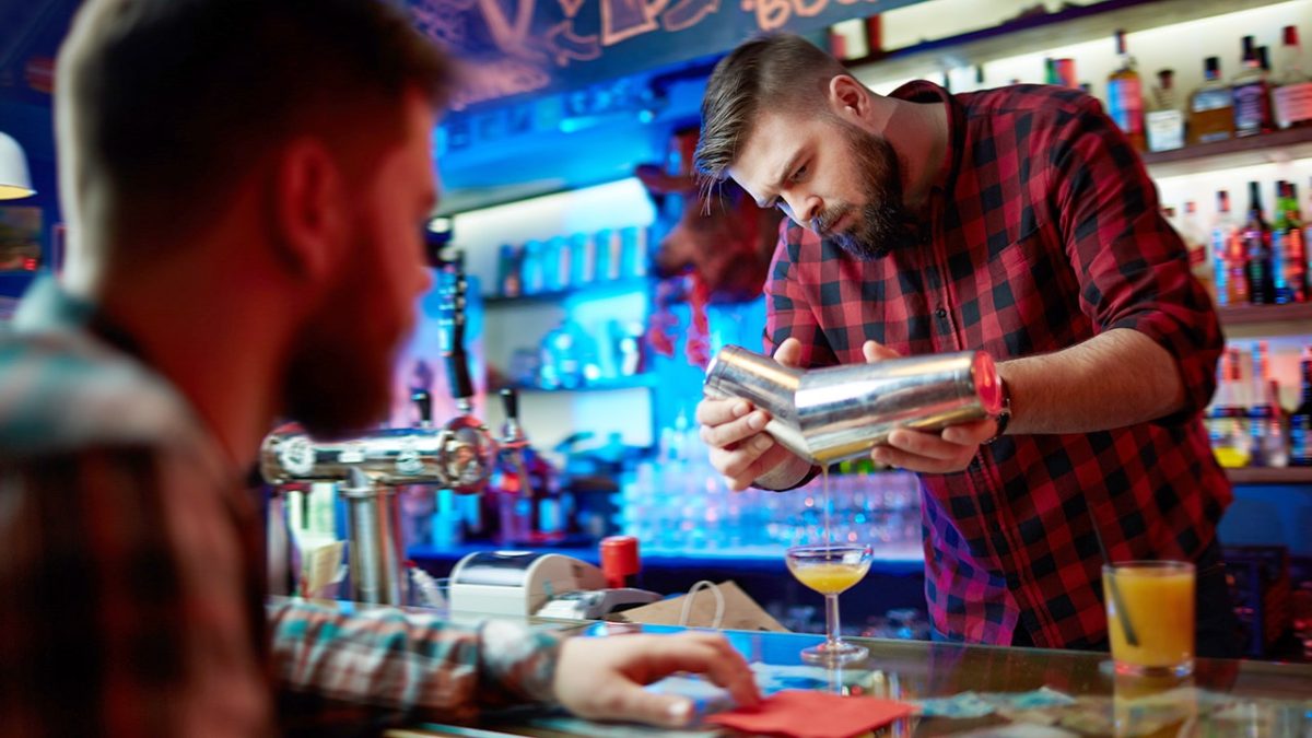 Bartenders observe that Gen Z patrons are tipping below the suggested 20%