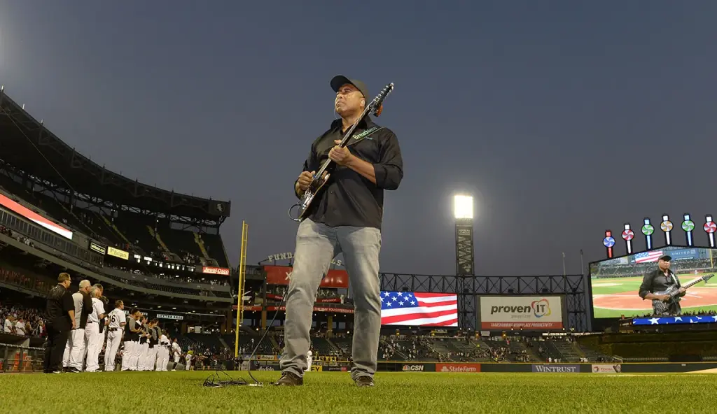 Bernie Williams discusses the similarities between his baseball and music careers before his performance at Carnegie Hall.