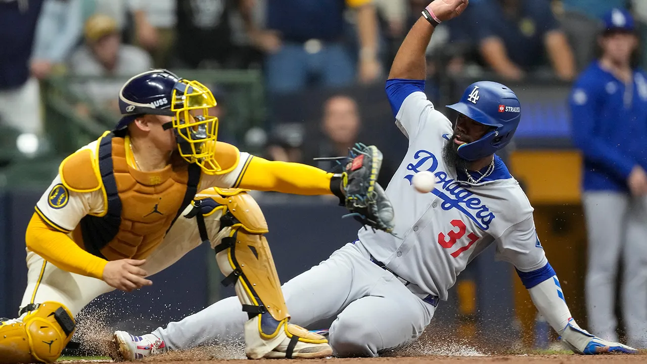 Brewers execute jaw-dropping double play against Dodgers