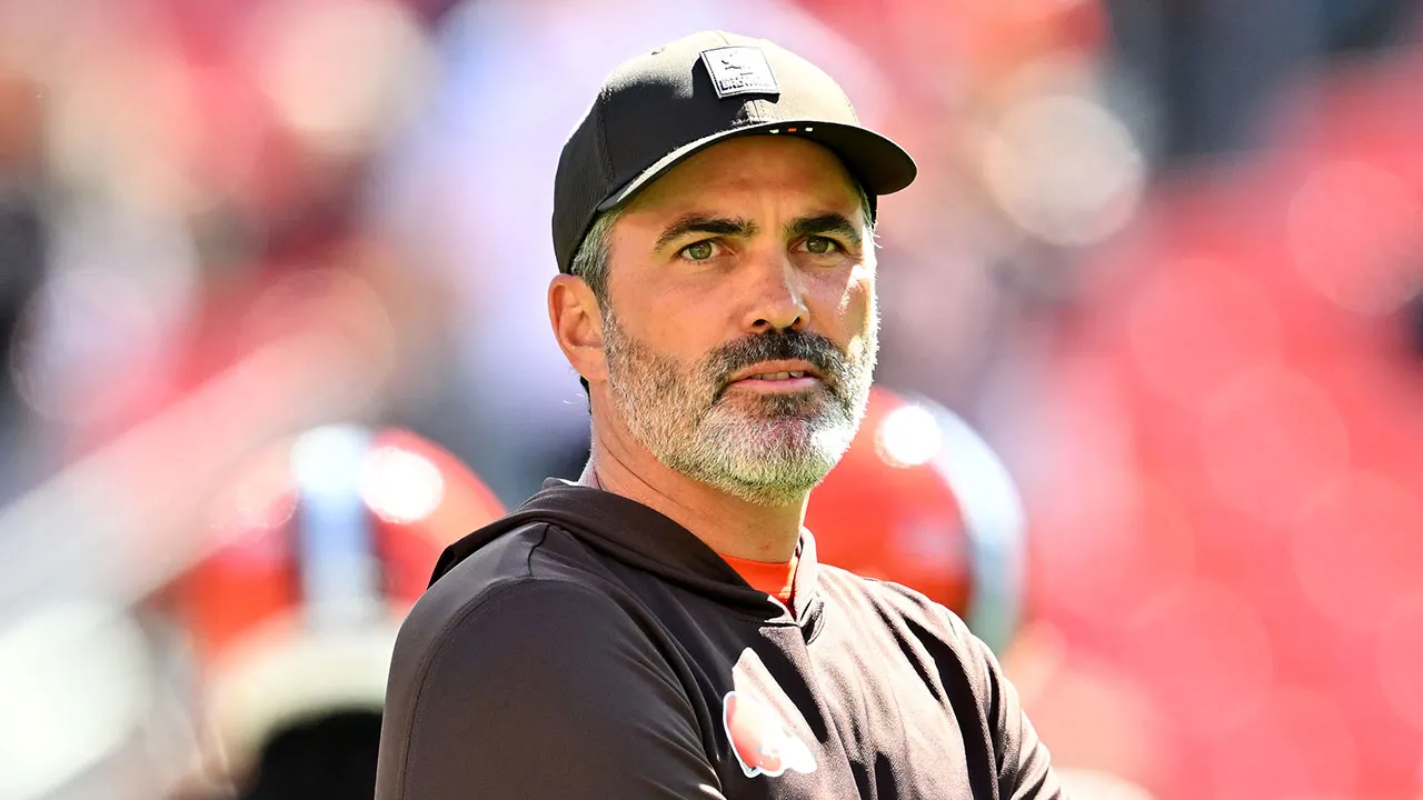 Browns coach doesn't confirm Shedeur Sanders as second-string quarterback after Flacco's trade