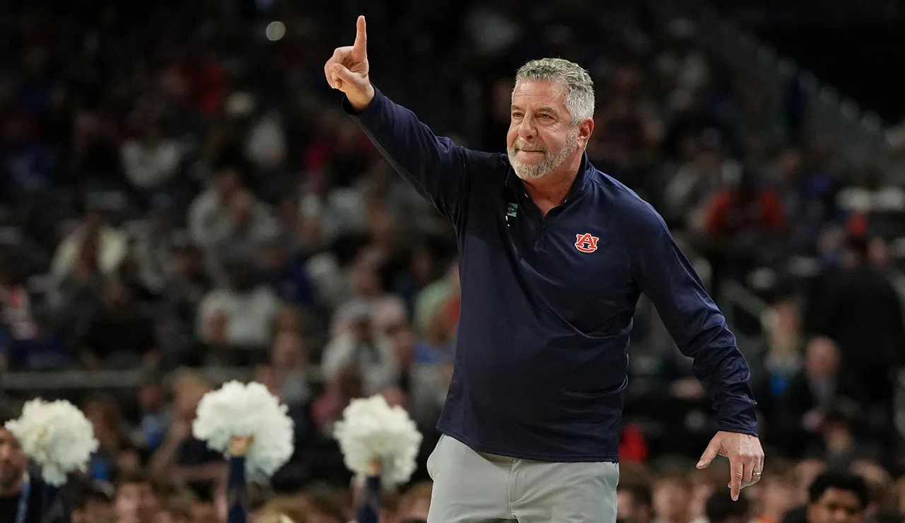 Bruce Pearl reacts to Michael Wilbon's comments after the ESPN host labeled him 'divisive'