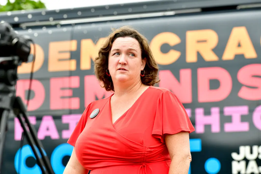 California governor candidate Katie Porter threatens to leave interview in viral video