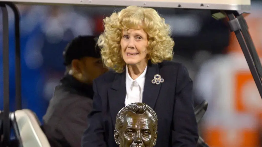 Carol Davis, widow of Raiders owner Al Davis, passes away at 93