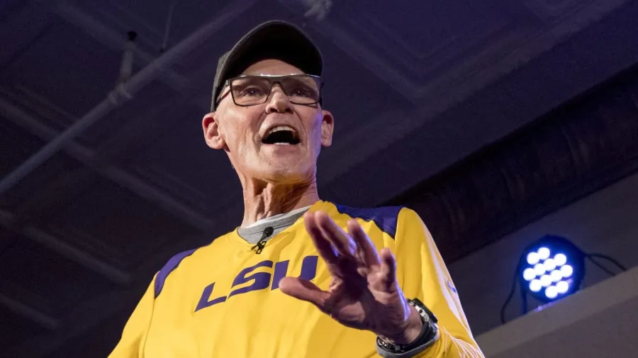 Carville criticizes Vance for his reaction to the Young Republican group chat