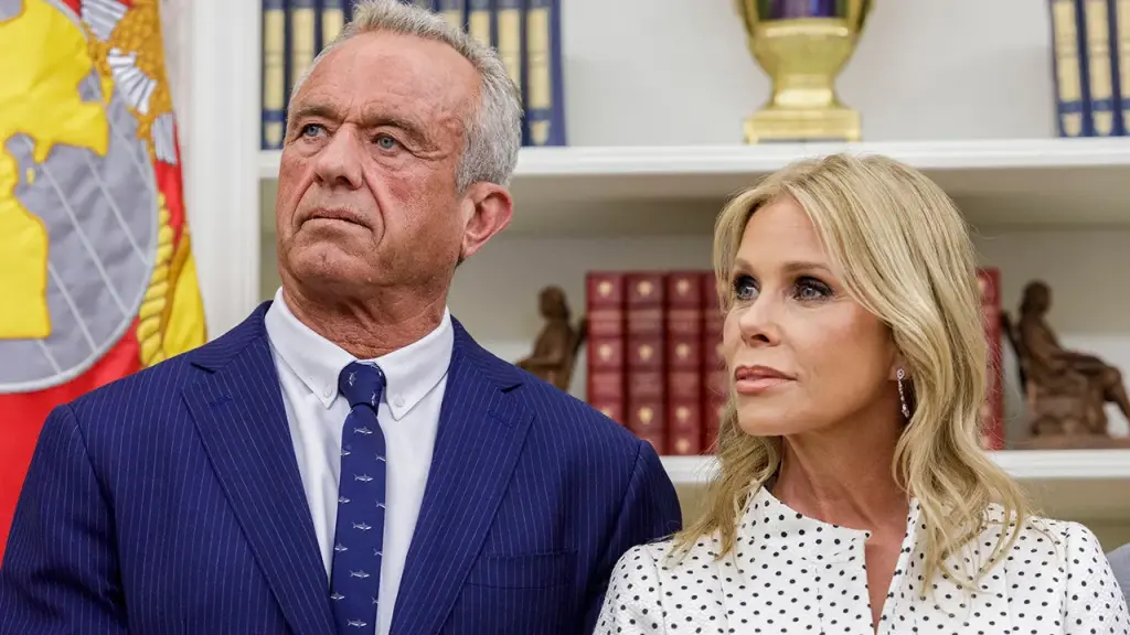 Cheryl Hines discloses that RFK Jr. proposed a fake split during the campaign