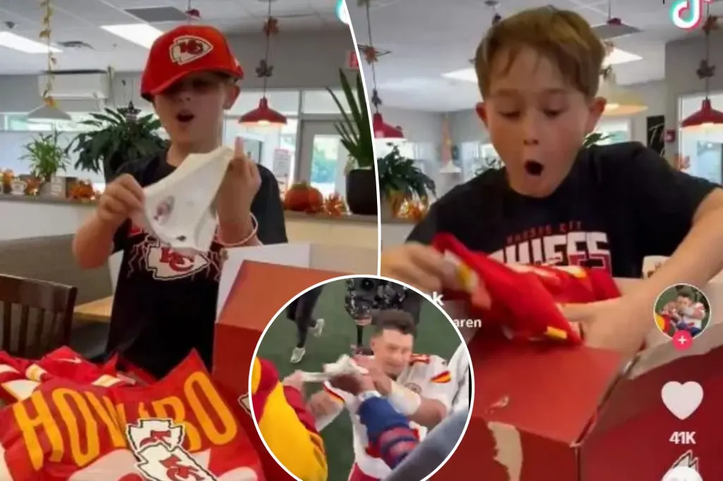 Chiefs gift signed items from Patrick Mahomes to a 10-year-old boy