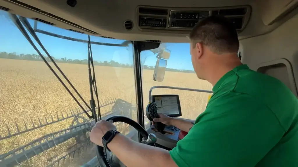 China's trade halt pressures US soybean farmers as expenses rise