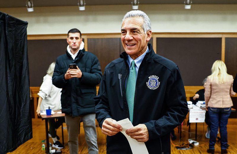 Ciattarelli, candidate for governor of New Jersey, casts early vote