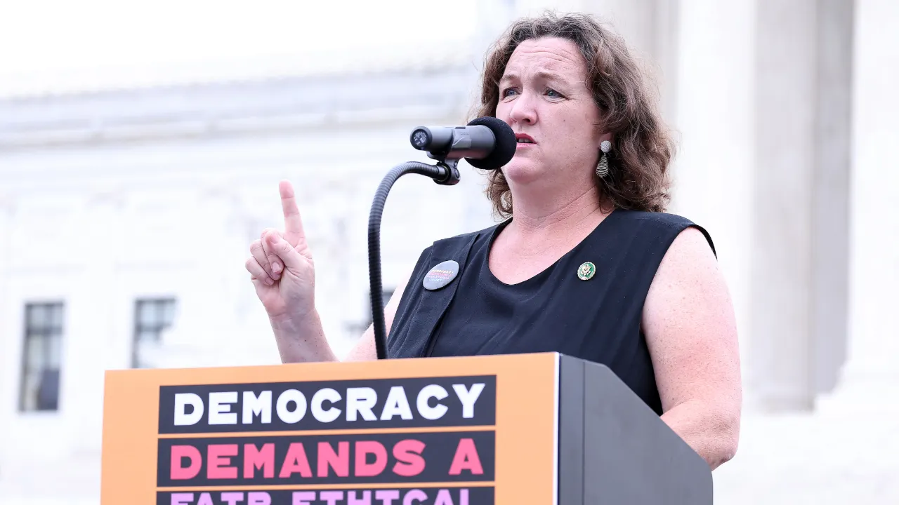 Conservatives criticize Democrat following viral walkout during interview