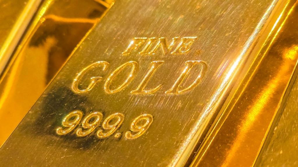 Considering a gold purchase? Here’s what investors need to keep an eye on.