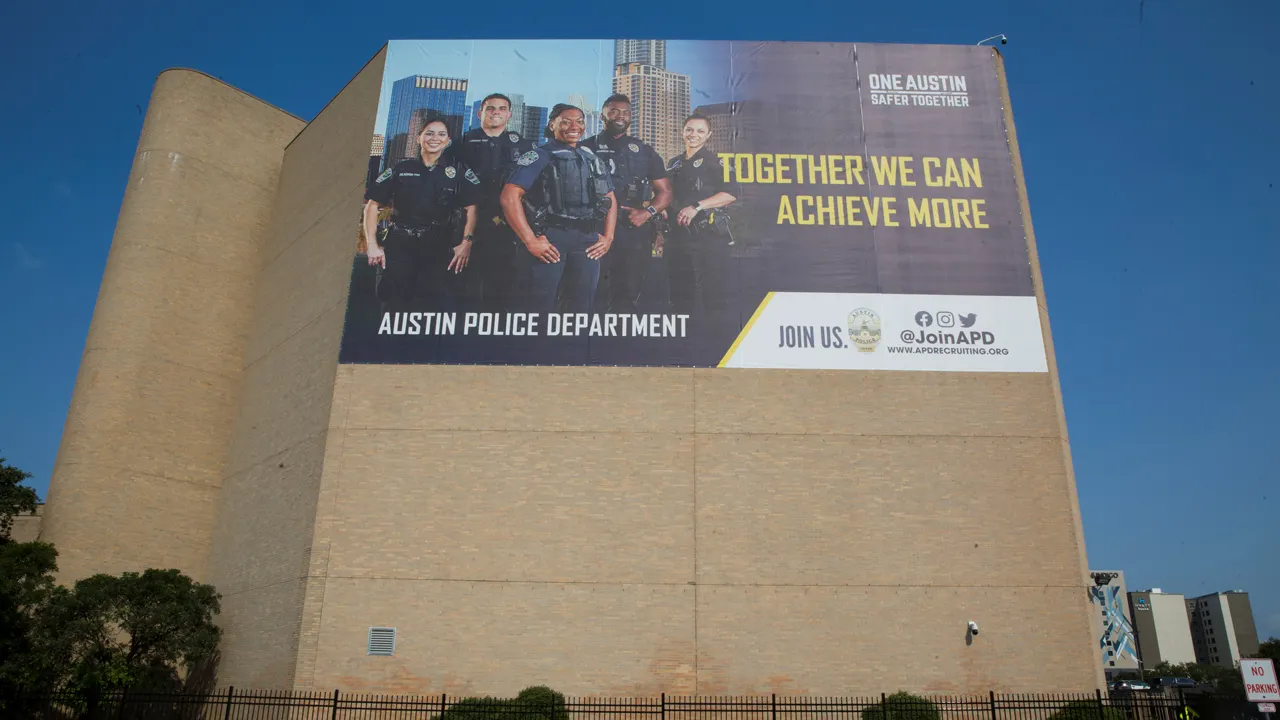 Countrywide operation against illegal Chinese massage businesses involved in human trafficking