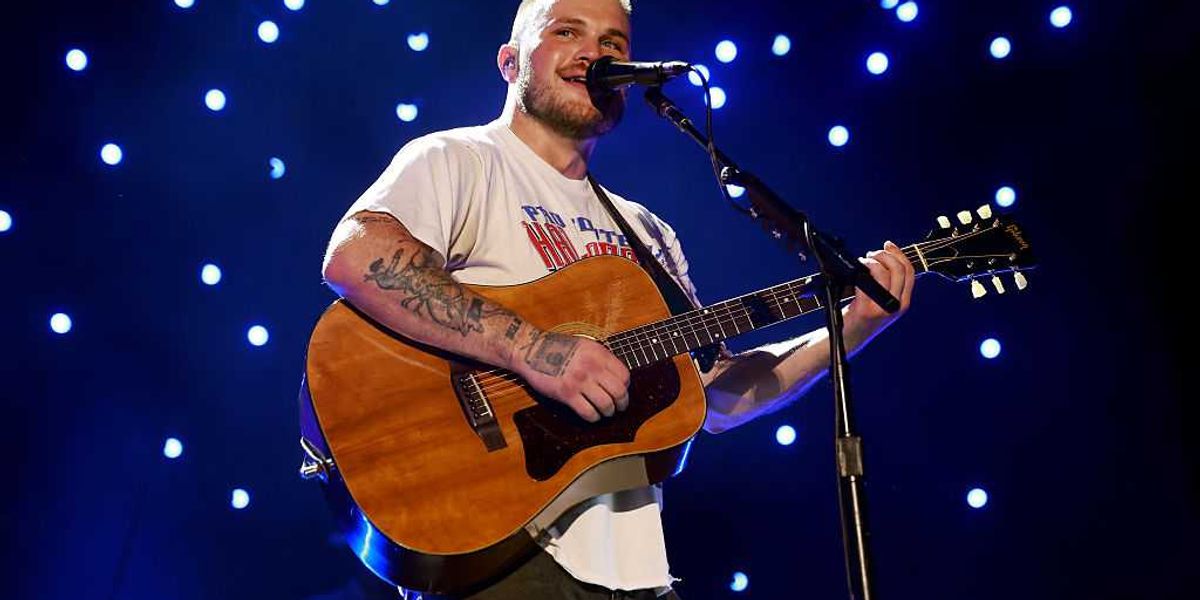 DHS mocks Zach Bryan following viral clip of his seemingly anti-ICE song