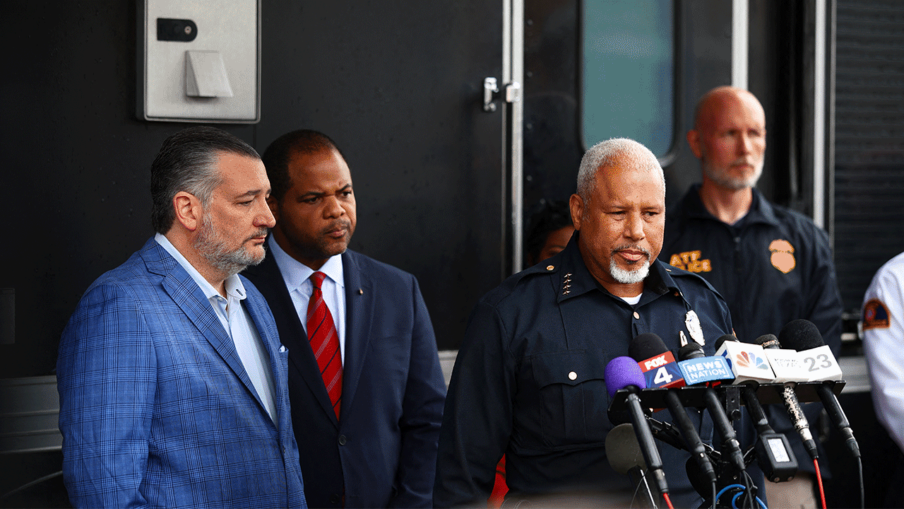 Dallas police chief declines $25 million offer from ICE