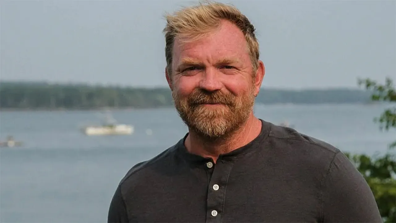 Democratic candidate's previous aggressive Reddit comments raise political concerns