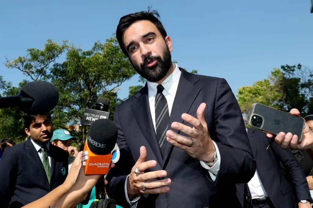 Dispatching social workers to handle armed situations in domestic violence cases