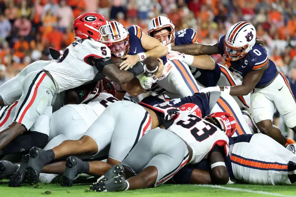 Disputed decision in Georgia-Auburn game frustrates fans of both teams