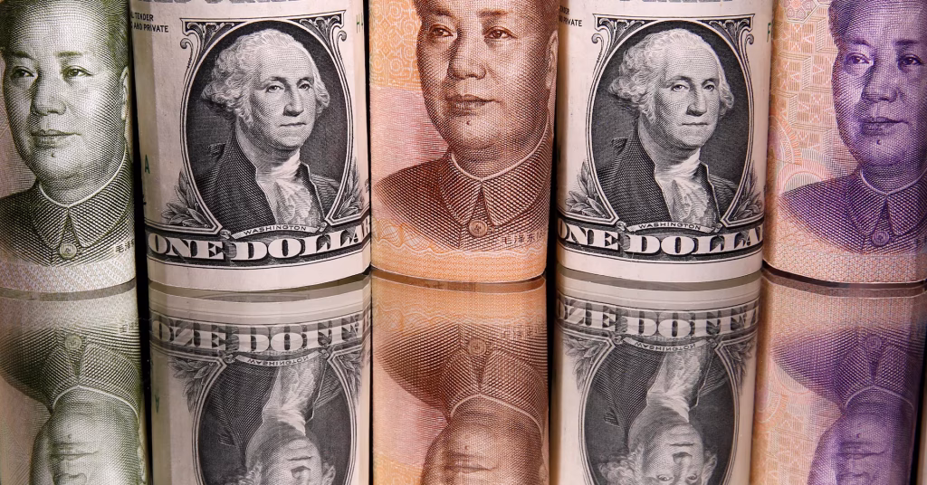 Dollar stabilizes as markets pay attention to US-China trade issues and political matters