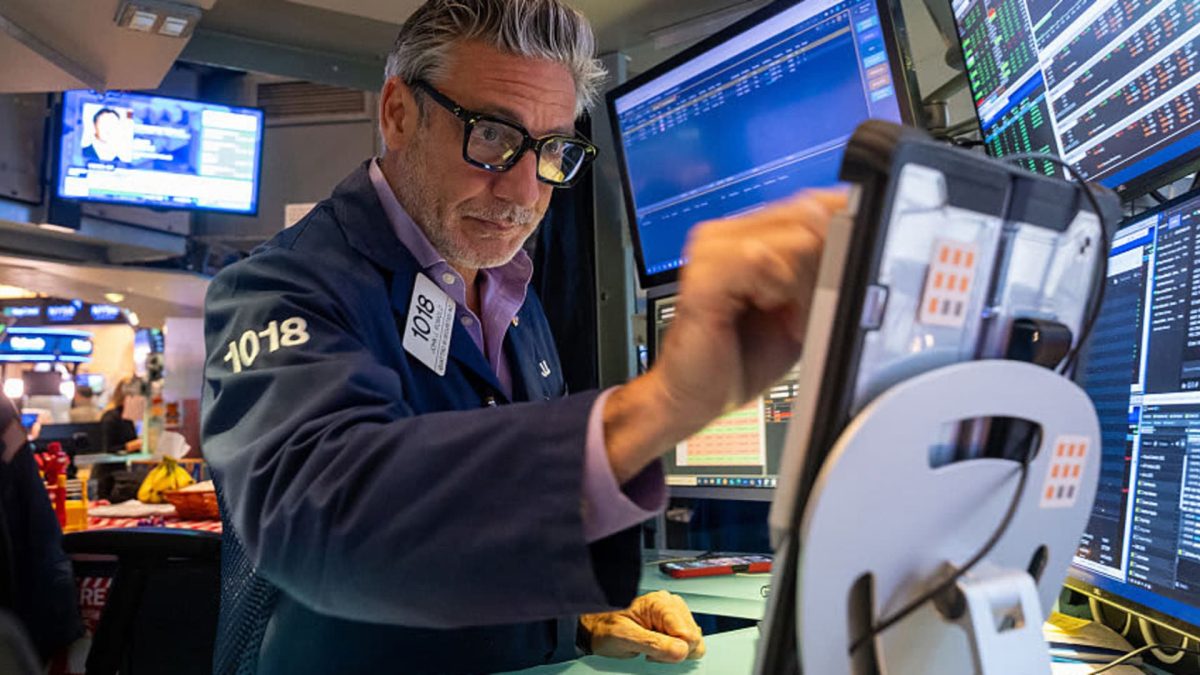 Dow rises by 200 points, reaches all-time high on possible China trade agreement: Live updates