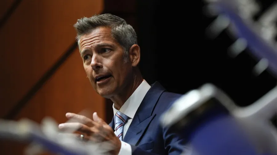 Duffy withdraws $40 million from California due to English-only rule for truck drivers