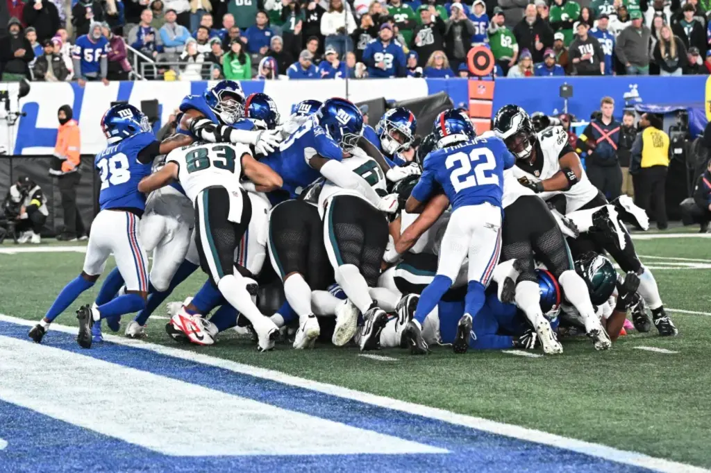 Eagles dominated with Tush Push in the first half while the powerful play frustrated the Giants.