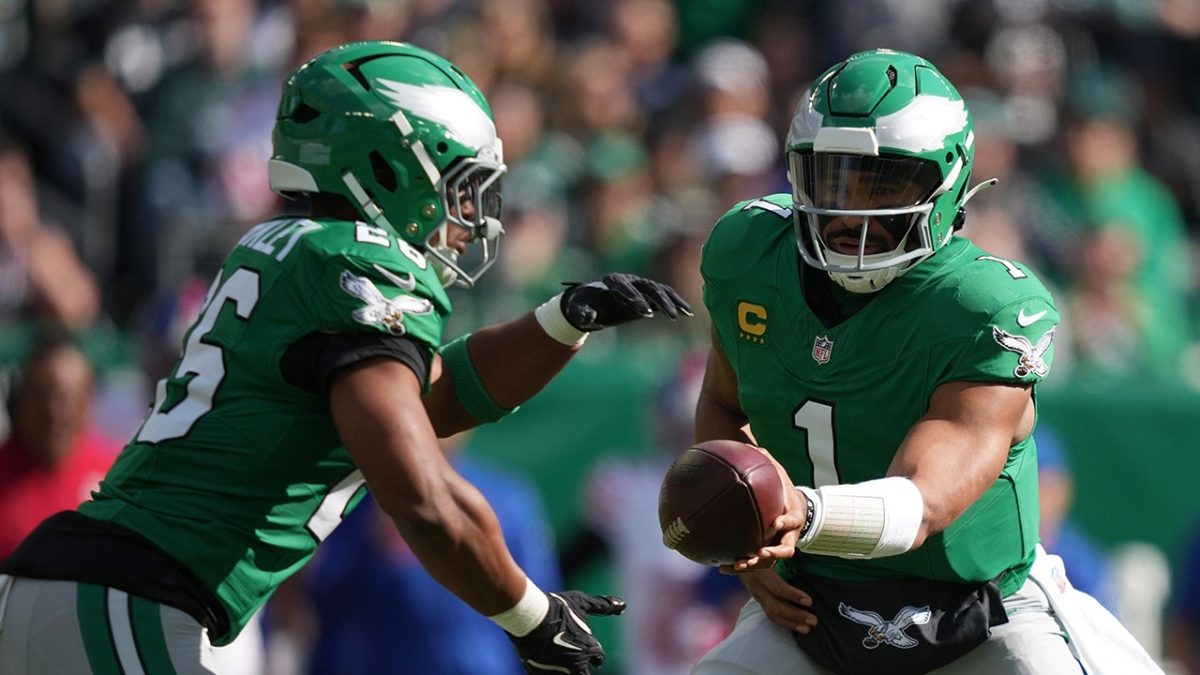 Eagles get touchdown after disputed play leads to 1st down