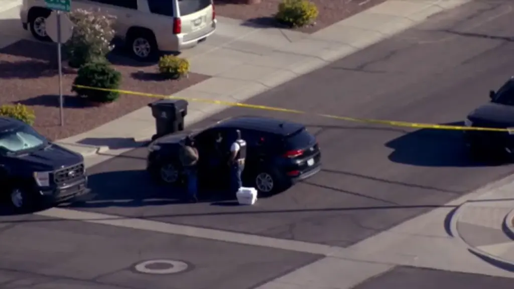 FBI looks into incident involving ICE vehicle reportedly struck during Arizona traffic stop