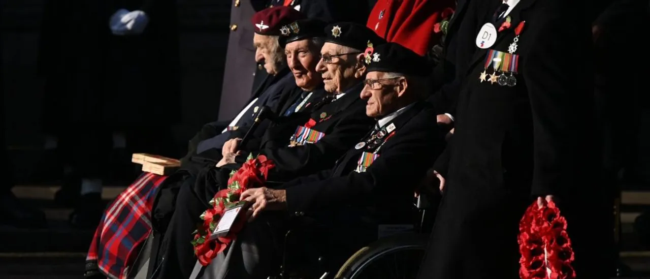 Father and daughter discover messages in a bottle that are over 100 years old from WWI soldiers.