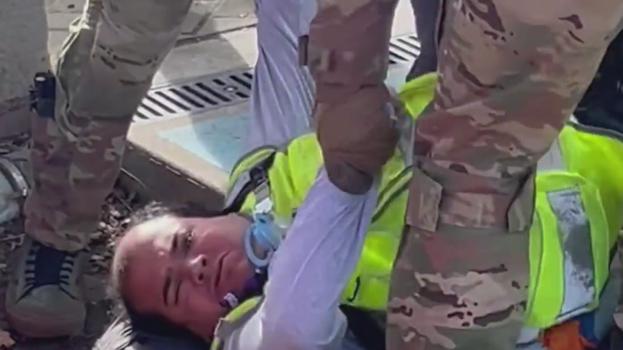 Federal agents pull blind man into Oregon ICE center