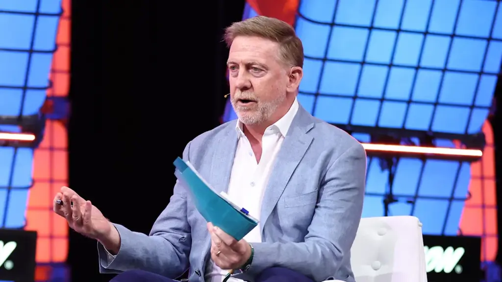 Former '60 Minutes' producer declined to apologize for Kamala Harris interview