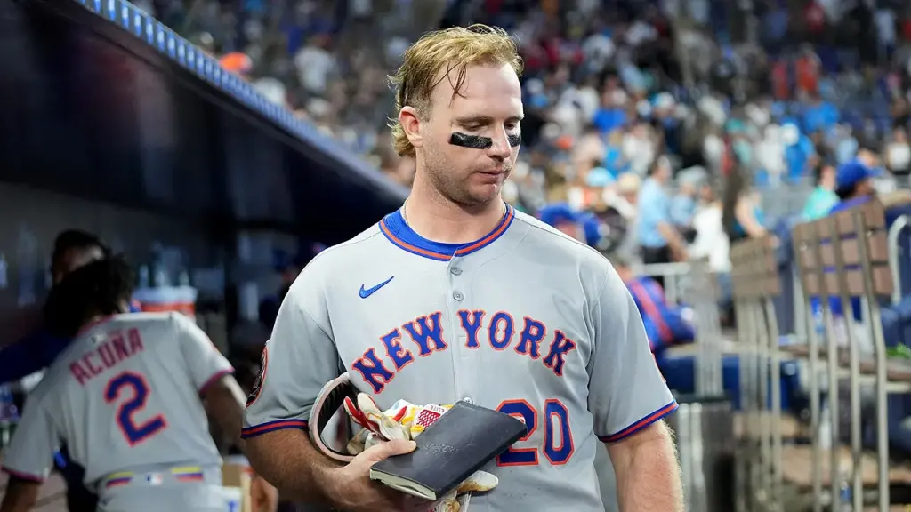 Former star Mo Vaughn identifies the reasons behind the Mets' downfall