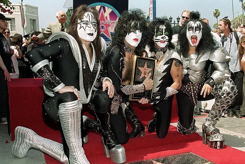 Founding KISS guitarist Ace Frehley passes away at 74