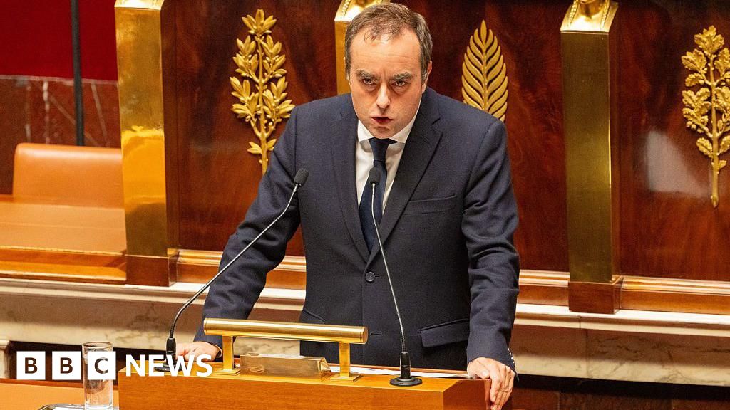 French Prime Minister supports halting Macron's pension reform to protect the government